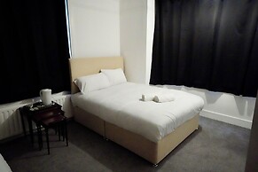 Gatwick Birchwood Lodge