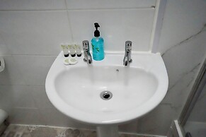 Gatwick Birchwood Lodge