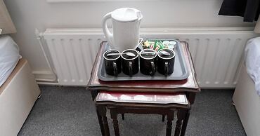 Gatwick Birchwood Lodge