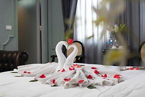 Madelise Central Grand Hotel