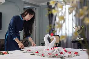 Madelise Central Grand Hotel