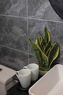 Madelise Central Grand Hotel