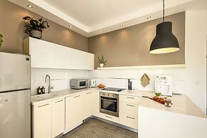 Charming 1BR Apt by Sea N' Rent