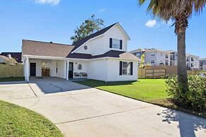 Cozy Condo with Spacious Patio