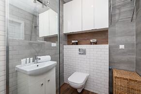 5th Floor Studio in Katowice by Renters