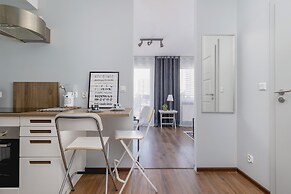 5th Floor Studio in Katowice by Renters