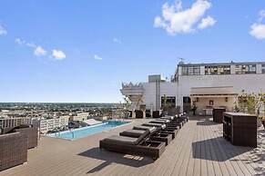 Elegant Condos in NOLA with Rooftop Pool