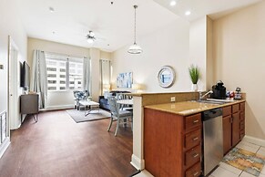 Elegant Condos in NOLA with Rooftop Pool
