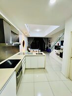 M city ampang KL by Rit