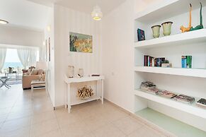 Bright and Charming 1BR Apt Near Shore