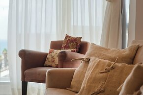 Bright and Charming 1BR Apt Near Shore