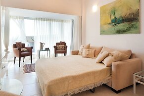 Bright and Charming 1BR Apt Near Shore