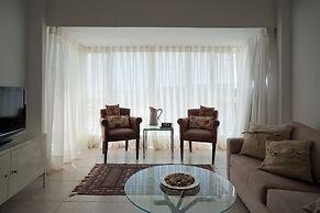 Bright and Charming 1BR Apt Near Shore