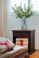 Bright and Charming 1BR Apt Near Shore