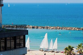 Bright and Charming 1BR Apt Near Shore