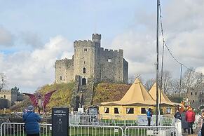Tropical Hideaway Studio Apartment