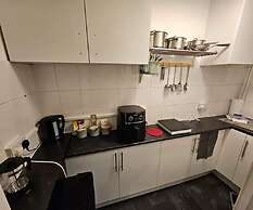 Tropical Hideaway Studio Apartment