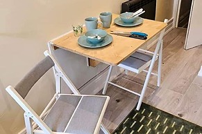 Tropical Hideaway Studio Apartment