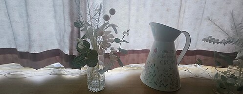 Cozy Cardiff Cabin Retreat Sleeps 6 by Aimee