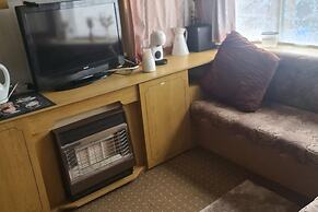 Cozy Cardiff Cabin Retreat Sleeps 6 by Aimee