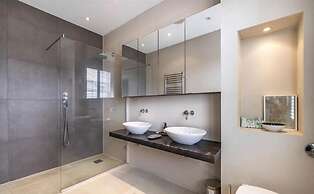 London Charm on Connaught Avenue
