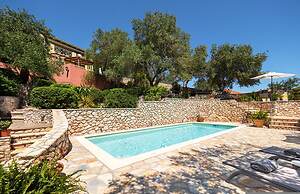 Bay View Bougainvillea Lower