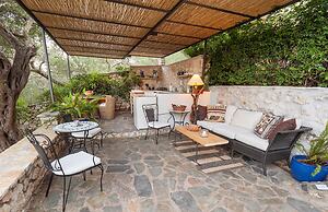 Bay View Bougainvillea Lower