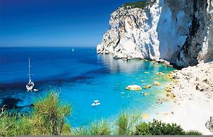 Bay View Bougainvillea Lower