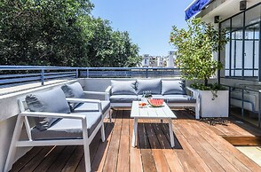 Spacious 3BR Penthouse w Rooftop