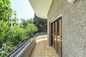 Spacious 3BR Penthouse w Rooftop