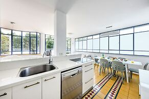 Spacious 3BR Penthouse w Rooftop