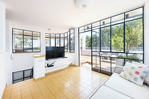 Spacious 3BR Penthouse w Rooftop