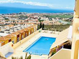 Enjoy Sunsets at Fully Equipped 2BR Oceanside View