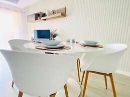 Enjoy Sunsets at Fully Equipped 2BR Oceanside View