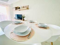 Enjoy Sunsets at Fully Equipped 2BR Oceanside View