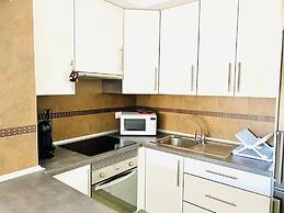 Enjoy Sunsets at Fully Equipped 2BR Oceanside View