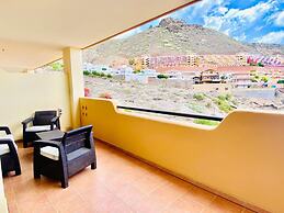 Enjoy Sunsets at Fully Equipped 2BR Oceanside View