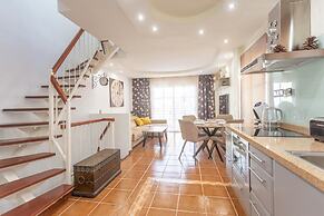 Aqua Vista 2 bed Penthouse With Great Views