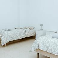 Seaview Splendor 2 Bedroom Modern Comfort