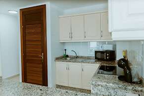 Seaview Splendor 2 Bedroom Modern Comfort