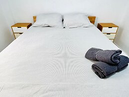 Spacious 2 BR Golden Apartment