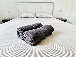 Spacious 2 BR Golden Apartment