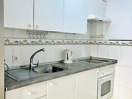 Spacious 2 BR Golden Apartment