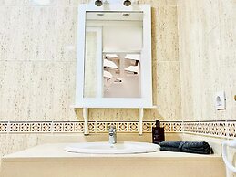 Spacious 2 BR Golden Apartment