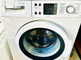 Spacious 2 BR Golden Apartment