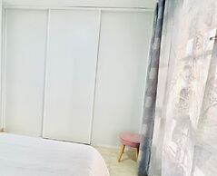 Spacious 2 BR Golden Apartment