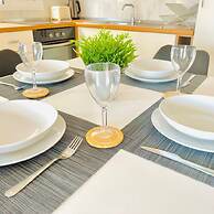 Modern Trendy 1BR Ground Floor Apartment