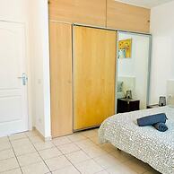 Modern Trendy 1BR Ground Floor Apartment