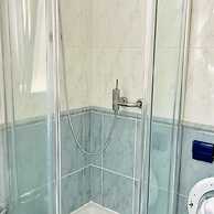 Modern Trendy 1BR Ground Floor Apartment