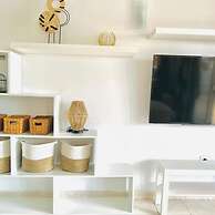 Modern Trendy 1BR Ground Floor Apartment